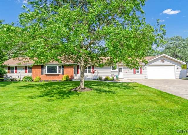 Property at 121 Bartlett Rd, Elma, NY 14052, 4 beds, 2 baths