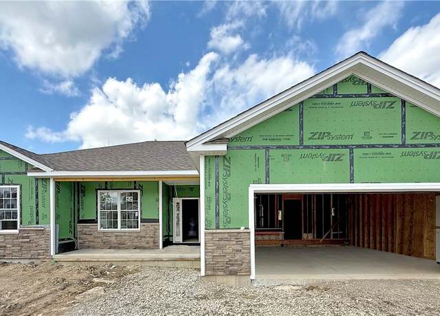 Property at 23 Veronica Dr, West Seneca, NY 14224, 3 beds, 2.5 baths