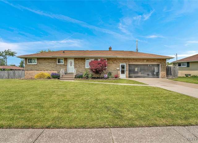 Property at 2 Dennis Ln, Cheektowaga, NY 14227, 3 beds, 2 baths