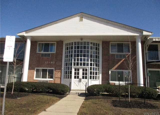 Property at 31 Park Lane Ct, Amherst, NY 14221, 3 beds, 2 baths