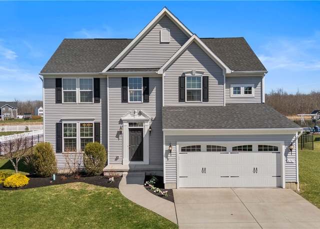 Property at 6767 Willow Ridge Dr, Hamburg, NY 14075, 4 beds, 2.5 baths
