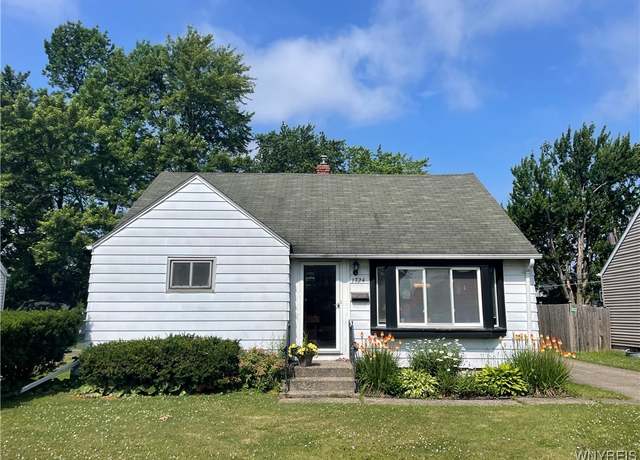 Property at 1724 Parker Blvd, Tonawanda, NY 14150, 3 beds, 2 baths
