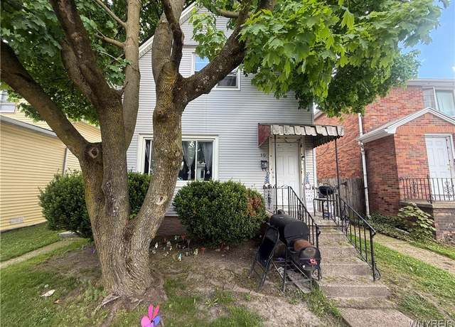Property at 30 Woodell Ave, Cheektowaga, NY 14211, 4 beds, 2 baths