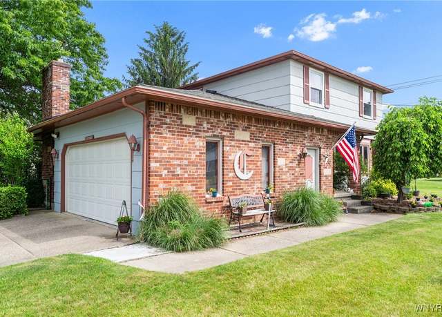 Property at 284 Pinewood Dr, West Seneca, NY 14224, 3 beds, 2 baths