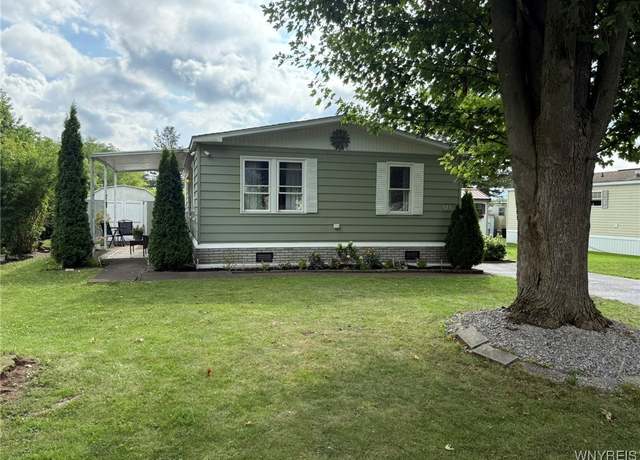 Property at 125 Sherwood Dr, Lockport Town, NY 14094, 2 beds, 1 bath