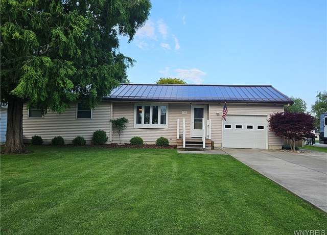 Property at 191 Northwood Ave, West Seneca, NY 14224, 3 beds, 1 bath