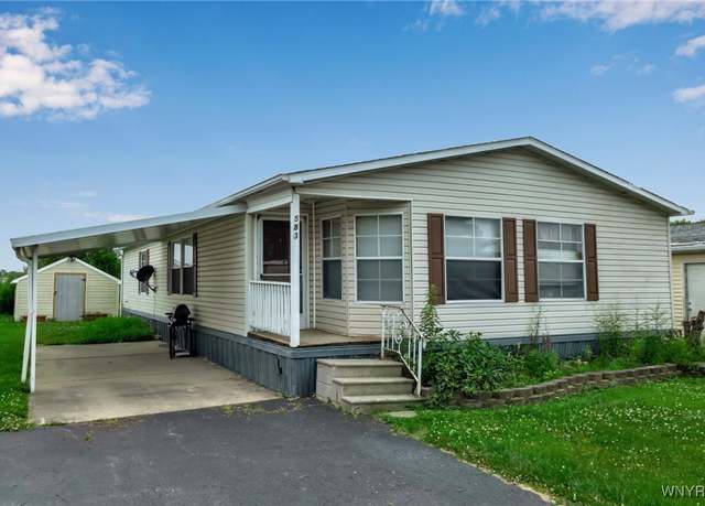 Property at 583 Evergreen Dr, Lockport Town, NY 14098, 3 beds, 2 baths