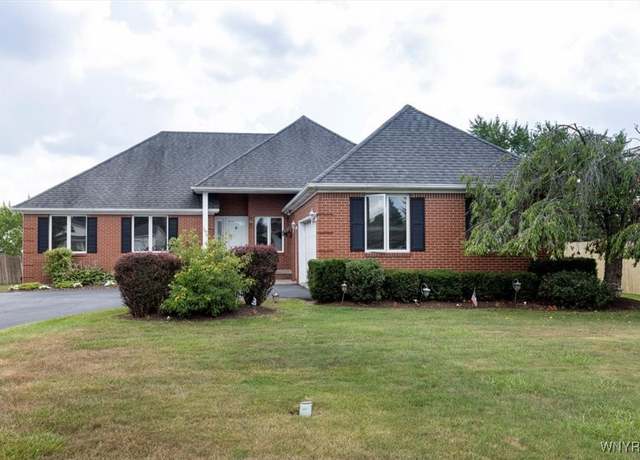 Property at 7458 Lincoln Avenue Ext, Lockport Town, NY 14094, 3 beds, 2 baths