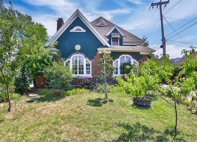 Property at 13 Pelham Dr, Buffalo, NY 14214, 3 beds, 1.5 baths