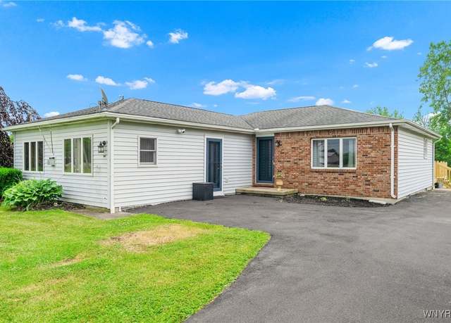 Property at 1538 Saunders Sett Rd, Lewiston, NY 14304, 3 beds, 3 baths
