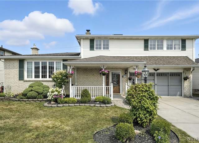 Property at 124 Nantucket Dr E, Cheektowaga, NY 14225, 4 beds, 2 baths