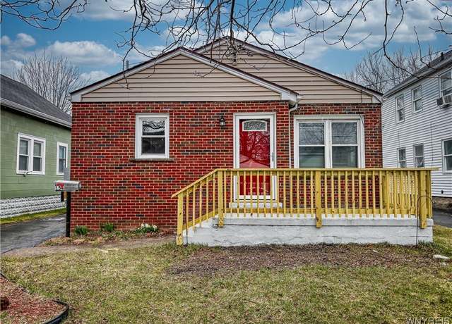 Property at 154 62nd St, Niagara Falls, NY 14304, 3 beds, 1 bath