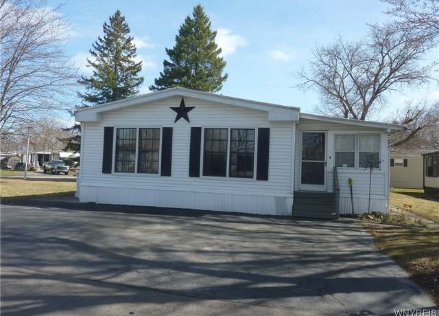 Property at 827 Arrowwood Pl, Niagara, NY 14304, 3 beds, 2 baths