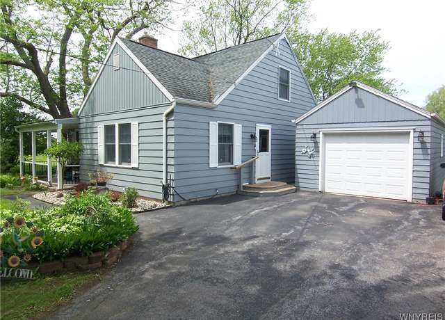 Property at 8330 Greiner Rd, Clarence, NY 14221, 3 beds, 2 baths