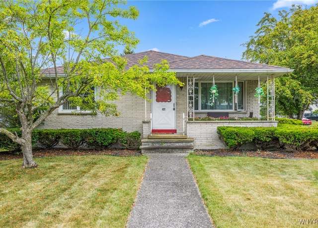 Property at 346 Hedstrom Dr, Amherst, NY 14226, 3 beds, 2.5 baths