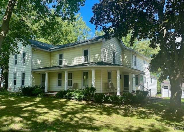 Property at 7029 Akron Rd, Lockport Town, NY 14094, 5 beds, 2 baths