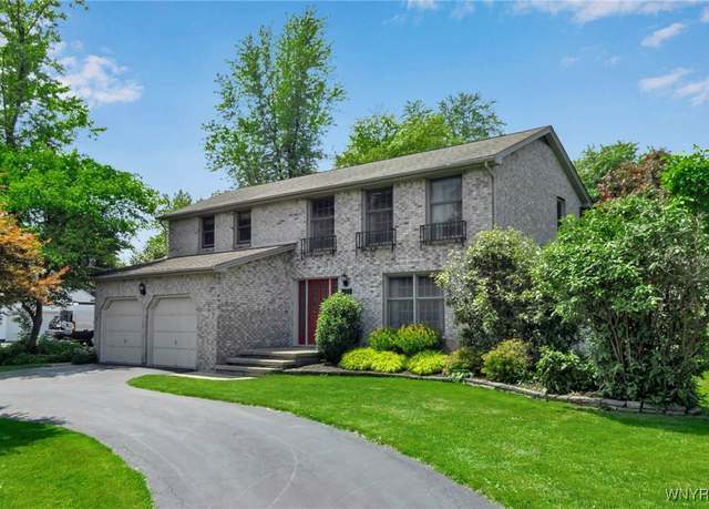 Property at 5240 Brookhaven Dr, Clarence, NY 14031, 5 beds, 2.5 baths