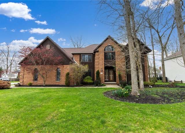 Property at 7 Contessa Ct, Amherst, NY 14221, 4 beds, 3 baths