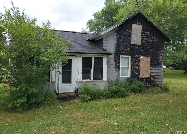 Property at 6203 Mann Rd, Royalton, NY 14001, 2 beds, 1 bath