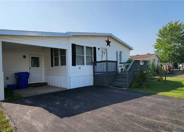 Property at 344 Applewood Dr, Lockport Town, NY 14094, 3 beds, 2 baths