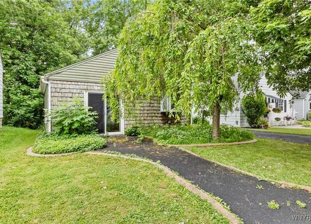 Property at 35 Maple St, Tonawanda, NY 14150, 2 beds, 1 bath
