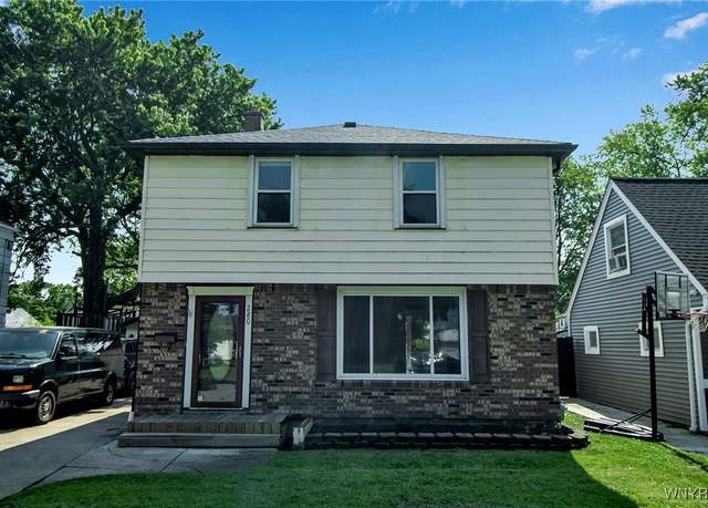 Property at 280 Tampa Dr, West Seneca, NY 14220, 3 beds, 2.5 baths