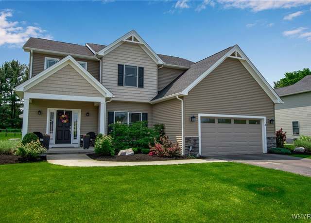 Property at 3 Golden Oak Ln, Orchard Park, NY 14127, 4 beds, 2.5 baths