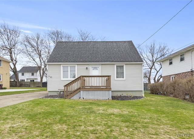 Property at 41 Hillside Ave, Orchard Park, NY 14127, 3 beds, 1 bath