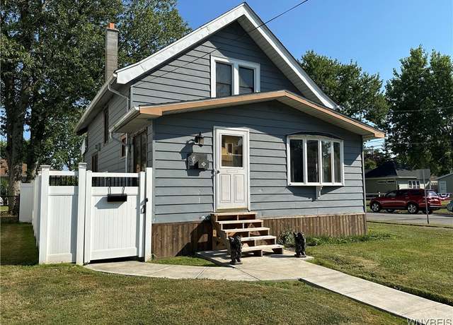 Property at 435 Fletcher St, Tonawanda, NY 14150, 3 beds, 1.5 baths