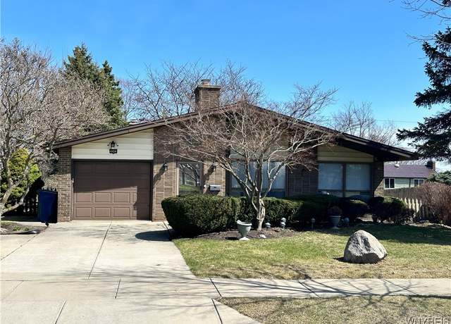 Property at 3043 Lewiston Rd, Niagara Falls, NY 14305, 2 beds, 1.5 baths