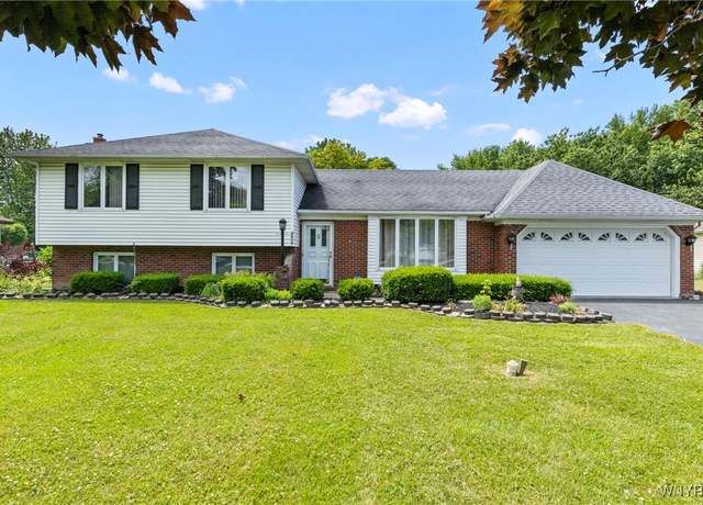 Property at 4414 Creek Rd, Lewiston, NY 14092, 3 beds, 2.5 baths