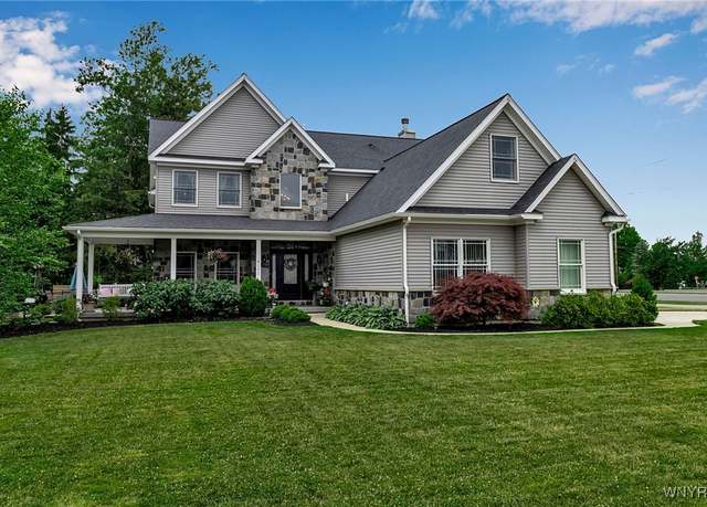 Property at 6132 Railroad St, Clarence, NY 14032, 4 beds, 3.5 baths