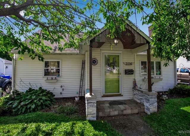 Property at 306 Barnsdale Ave, West Seneca, NY 14224, 2 beds, 1 bath