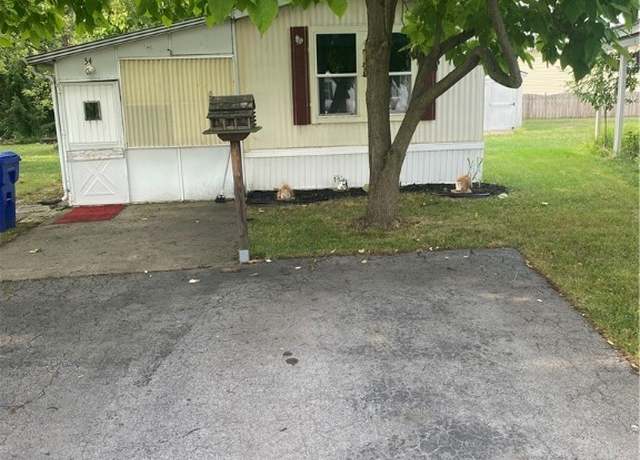 Property at 34 Del Ct.west, Lockport Town, NY 14094, 2 beds, 1 bath