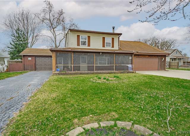 Property at 4737 Creekside Pkwy, Niagara, NY 14305, 3 beds, 2 baths