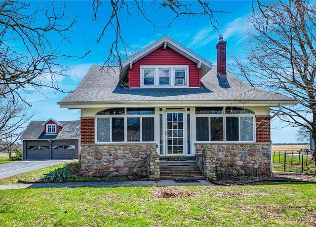 Property at 2834 Lockport Rd, Wheatfield, NY 14132, 3 beds, 1.5 baths