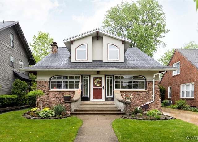 Property at 282 Washington Hwy, Amherst, NY 14226, 3 beds, 1.5 baths