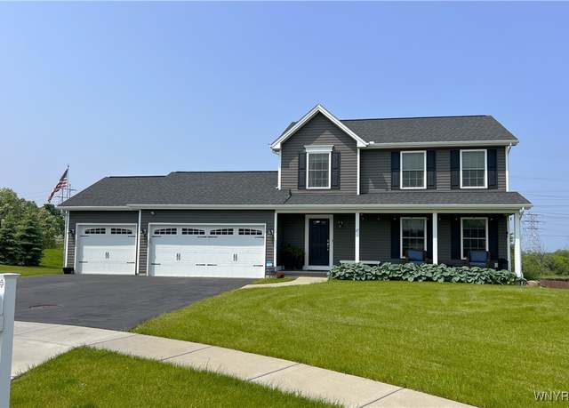 Property at 67 Vista Ct, West Seneca, NY 14224, 3 beds, 2.5 baths