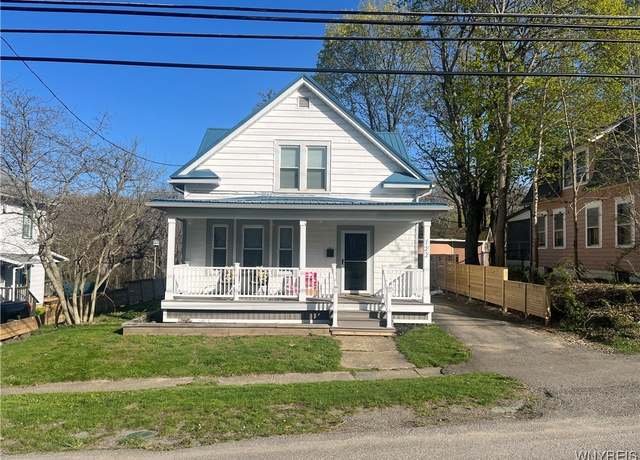Property at 122 Main St, Hanover, NY 14136, 3 beds, 1.5 baths