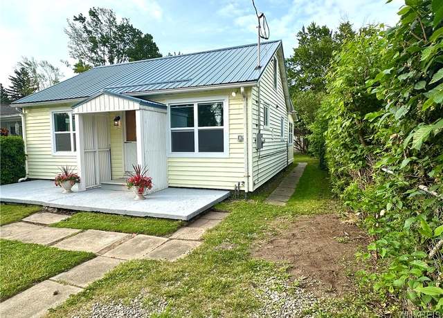 Property at 251 Kennedy Ave, Evans, NY 14006, 3 beds, 1.5 baths
