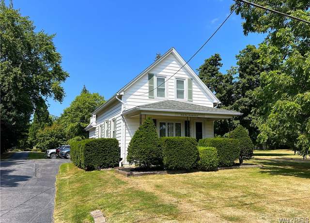 Property at 4477 E Lake Rd, Wilson, NY 14172, 2 beds, 1.5 baths