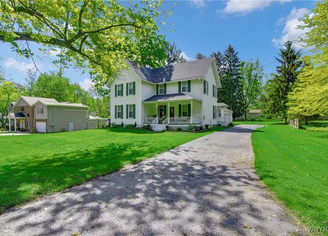 Property at 7263 Quaker Rd, Orchard Park, NY 14127, 4 beds, 2.5 baths