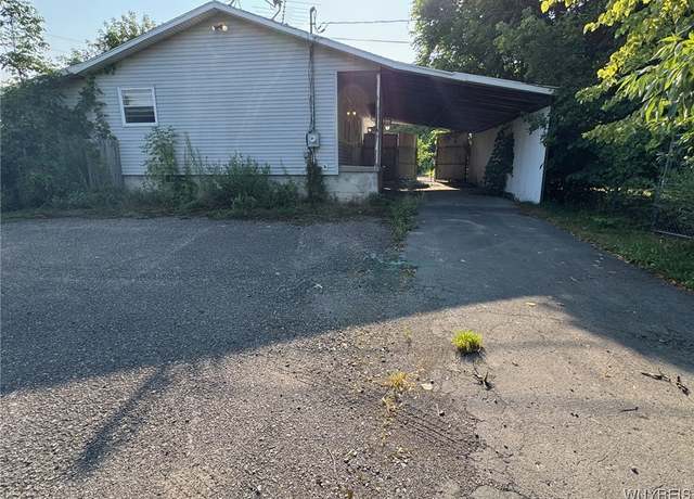 Property at 81 Crosby Ave, Lockport City, NY 14094, 3 beds, 2 baths