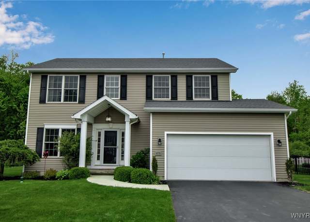 Property at 4775 Mosey Ln, Hamburg, NY 14219, 4 beds, 3.5 baths