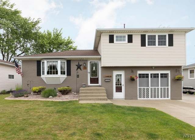 Property at 68 Dover Dr, West Seneca, NY 14224, 3 beds, 1.5 baths