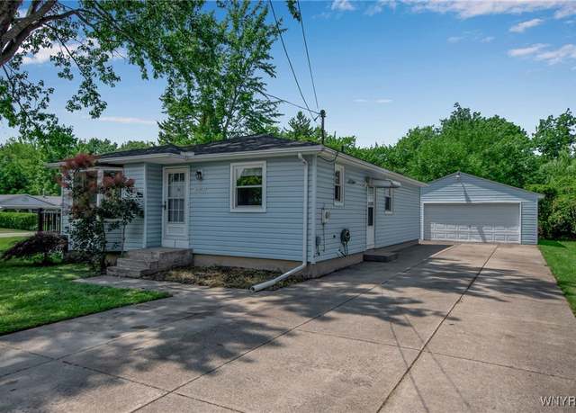 Property at 6910 Hamilton Dr, Evans, NY 14047, 3 beds, 1 bath
