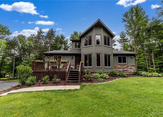 Property at 860 Mammot Rd, Darien, NY 14004, 3 beds, 2 baths