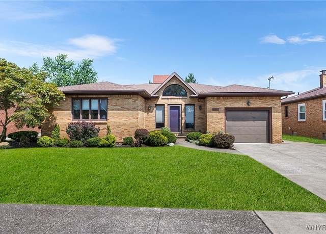 Property at 624 Woodland Dr, Tonawanda, NY 14223, 3 beds, 3 baths