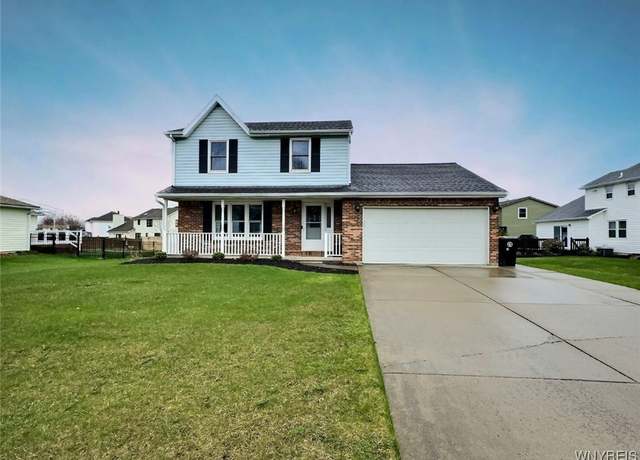 Property at 32 Country Pl, Lancaster, NY 14086, 3 beds, 1.5 baths
