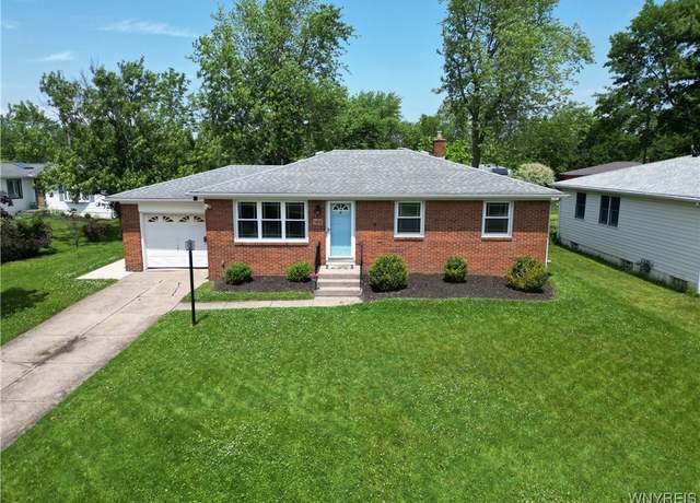 Property at 144 Willowcrest Dr, West Seneca, NY 14224, 3 beds, 1 bath